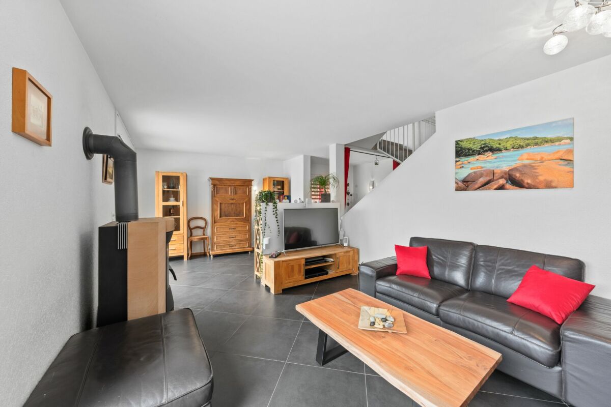 A 2 minutes de Payerne, villa d'architecte de 7.5 pièces avec piscine chauffée et jacuzzi