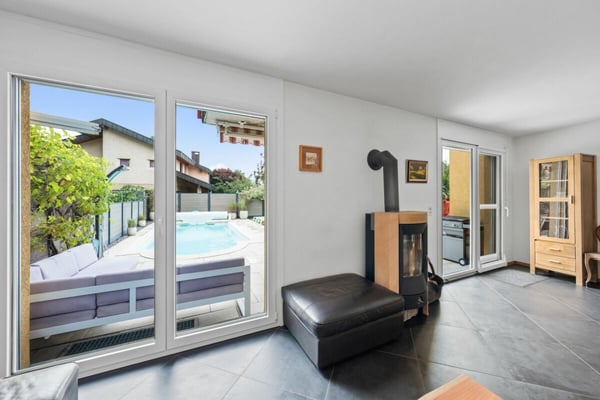 Villa d'architecte de 7.5 pièces avec piscine chauffée et jacuzzi à Corcelles-près-Payerne 3