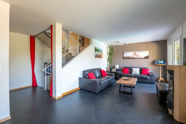 Villa d'architecte de 7.5 pièces avec piscine chauffée et jacuzzi à Corcelles-près-Payerne 2