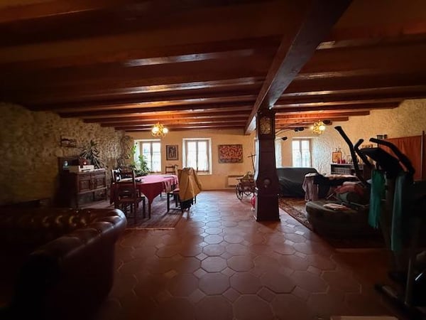 Maison de village à FORT potentiel de valorisation 3