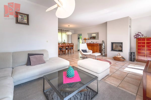 Belle villa familiale de 152 m² à Challex avec piscine 4