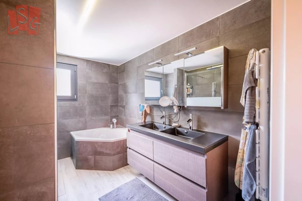 Villa moderne de 4 chambres à Saint-Cergue 8