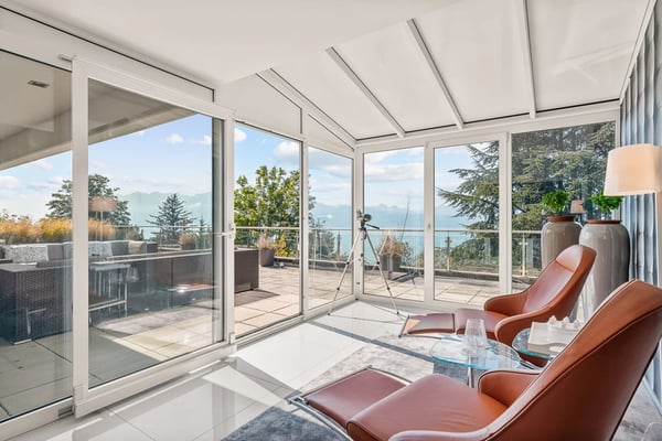 Duplex en attique avec vue dégagée sur le lac Léman 4