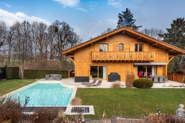 Chalet d'exception au coeur de la nature, aux portes de Genève