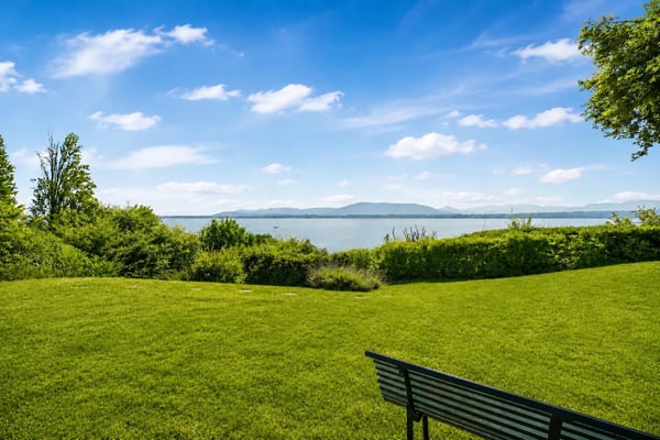 Propriété d'architecte face au Léman 1