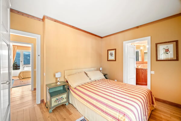Appartement lumineux face aux panoramas alpins 8