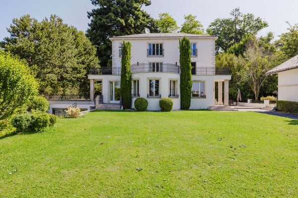 Elégante maison familiale à Collonge-Bellerive 1
