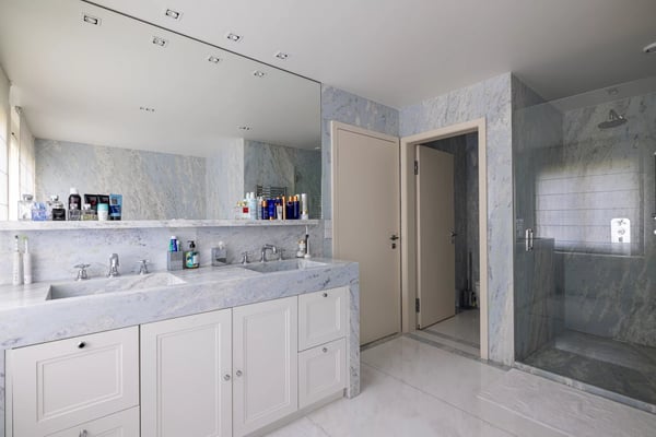 Élégance et Sérénité à Cologny ? Appartement d'exception avec terrasses 9