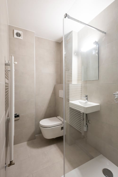 Appartement de 1,5 pièce en plein centre, à 1.2 km de l'Unine 5
