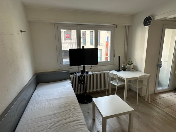 Appartement de 1,5 pièces meublé au centre de Neuchatel 2