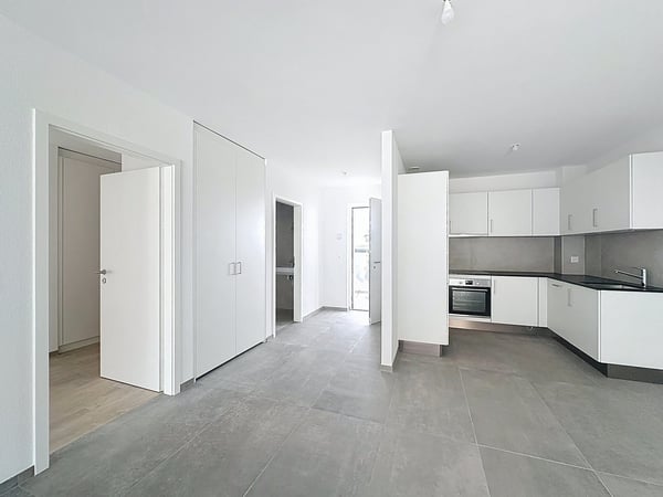 Appartement moderne de 2.5 pièces avec balcon à Sion 2