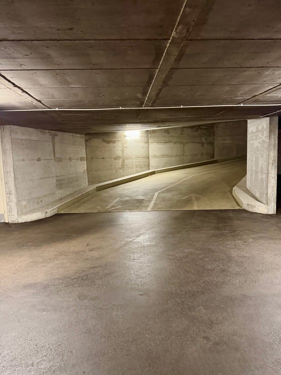 Place de parc intérieure - Centre de Gland 5