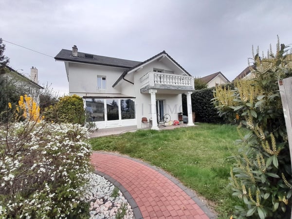 Exclusivité ! Immeuble de rendement de 6 logements 1