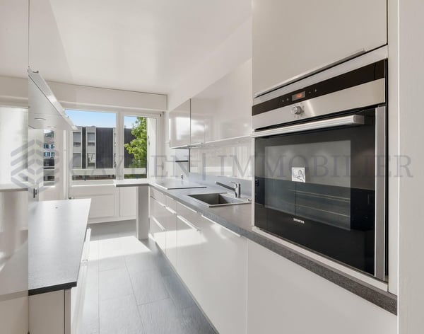 Exclusivité !! Agréable 1 pièces traversant 3