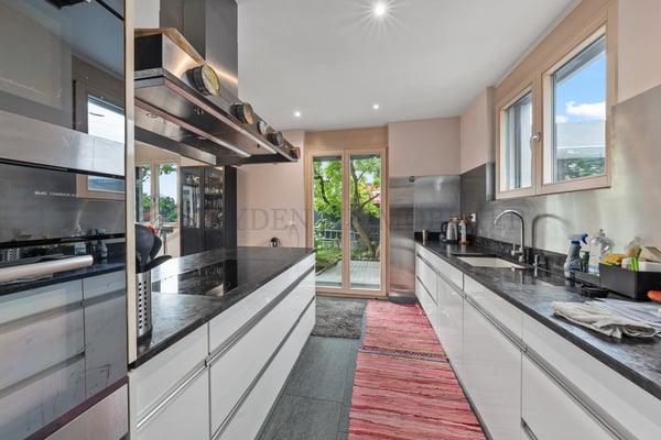 Charmante villa jumelée Minergie avec superbe jardin arboré ! 8