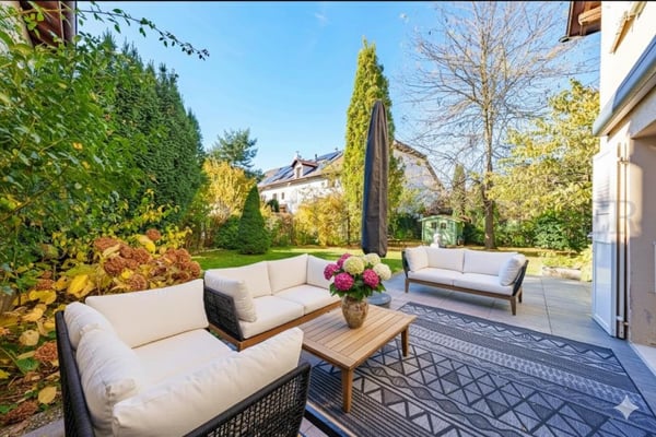 Proche de Bernex - Maison du XVIIIème siècle, superbement rénovée 2