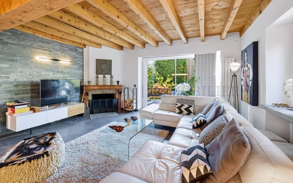 Proche de Bernex - Maison du XVIIIème siècle, superbement rénovée 3