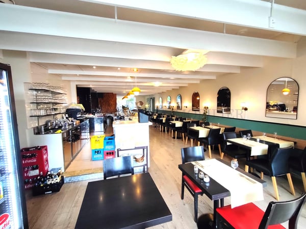 En exclusivité! Complexe de Restaurant! 3