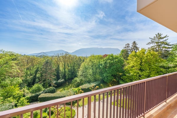 Exclusivité ! Superbe 5 pièces traversant avec vue dégagée ! 1
