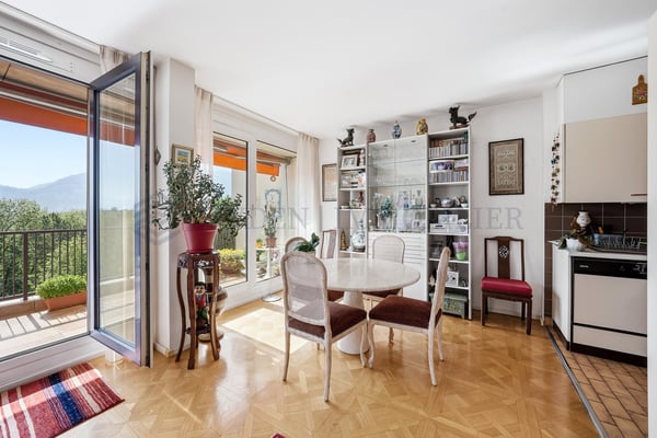 Exclusivité ! Superbe 5 pièces traversant avec vue dégagée ! 3