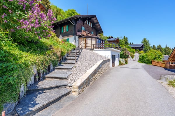 Chalet authentique, vue panoramique sur les montagnes 5
