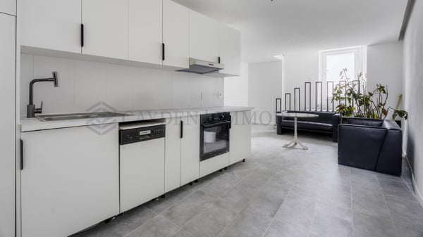 Maison rénovée avec jardin et appartement indépendant 10