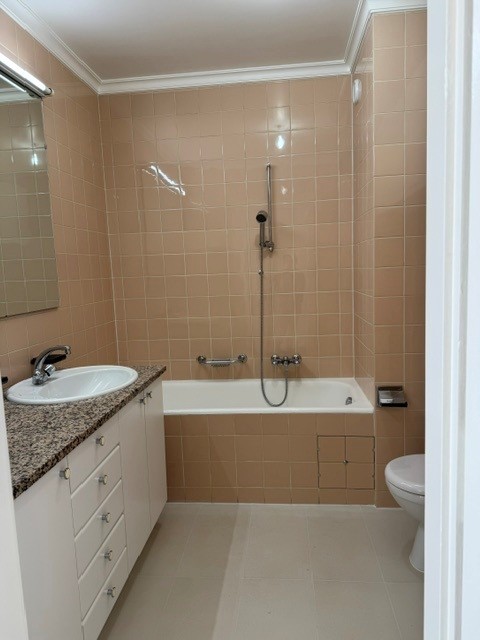 Spacieux appartement de 2 pièces avec balcon au 7ème étage – Route de Florissant, Genève 12