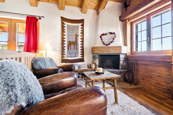 Charmant chalet en duplex de style alpin avec accès direct aux pistes, doté de trois chambres, niché sur les hauteurs de Verbier, près de Carrefour 2