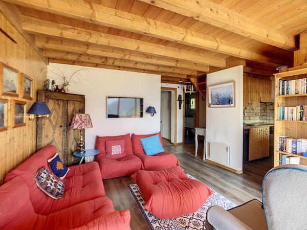 Charmant appartement de 3 chambres situé sur les hauteurs de Verbier, avec une vue imprenable depuis le balcon. 2