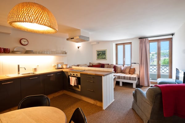 Beau bâtiment avec 4 appartements + espace commercial 7