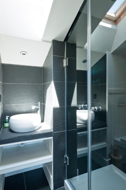 Beau bâtiment avec 4 appartements + espace commercial 6