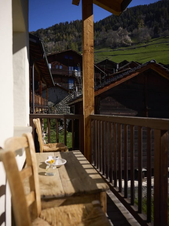 LOCATION SAISON D'HIVER - CHARMANT CHALET DE 3 CHAMBRES AVEC GRAND JARDIN OUVERT À SARREYER - STYLE ALPIN - VUE IMPRENABLE SUR LES MONTAGNES 10