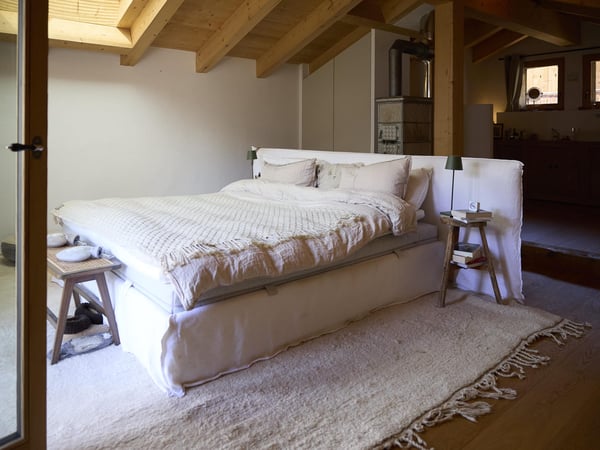 LOCATION SAISON D'HIVER - CHARMANT CHALET DE 3 CHAMBRES AVEC GRAND JARDIN OUVERT À SARREYER - STYLE ALPIN - VUE IMPRENABLE SUR LES MONTAGNES 3