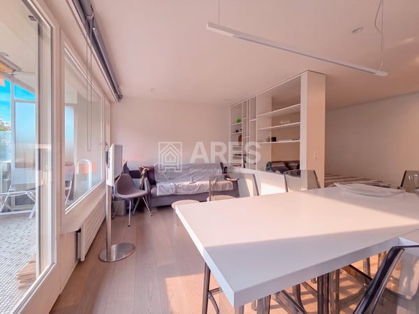 Studio moderne avec piscine intérieure à Florissant 6