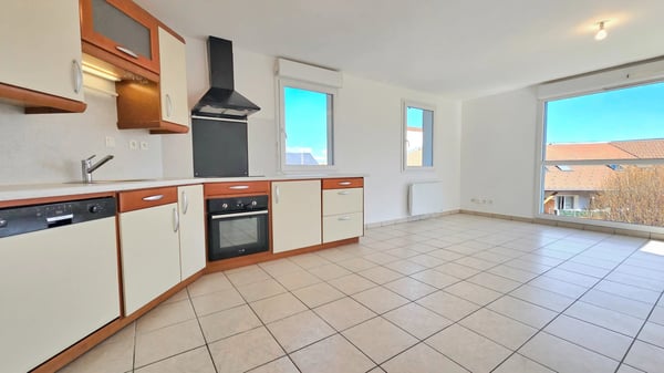 Beaumont Le Châble : Lumineux T3 avec garage et cave 9