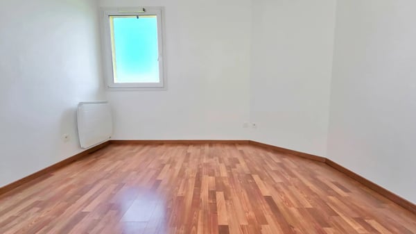 Beaumont Le Châble : Lumineux T3 avec garage et cave 12
