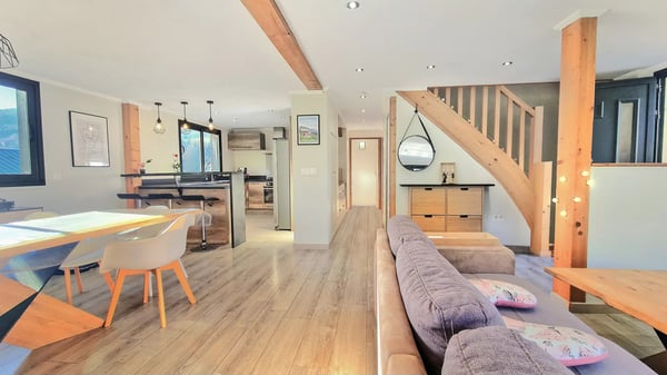 Mijoux : Chalet contemporain T9 1