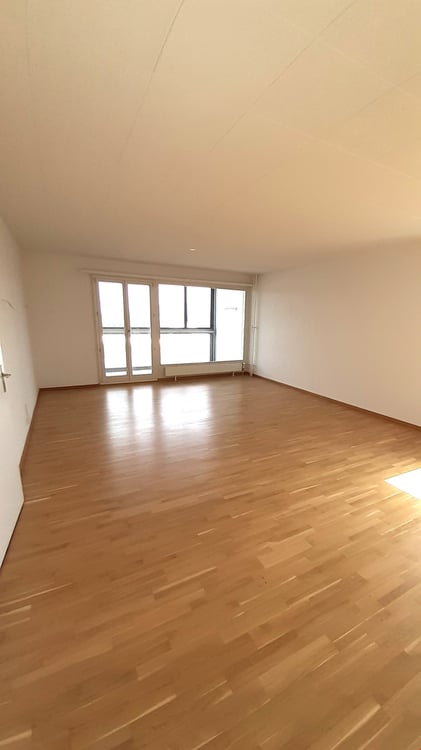 Grosse Wohnfläche / Schöne Weitsicht! 7