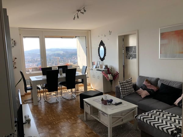 Moderne 4.5-Zimmerwohnung mit Weitsicht im Tscharnergut-Quartier 2