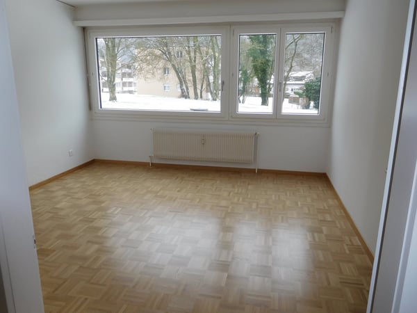 Grosszügige 2.5-Zimmerwohnung mit Weitsicht! 6