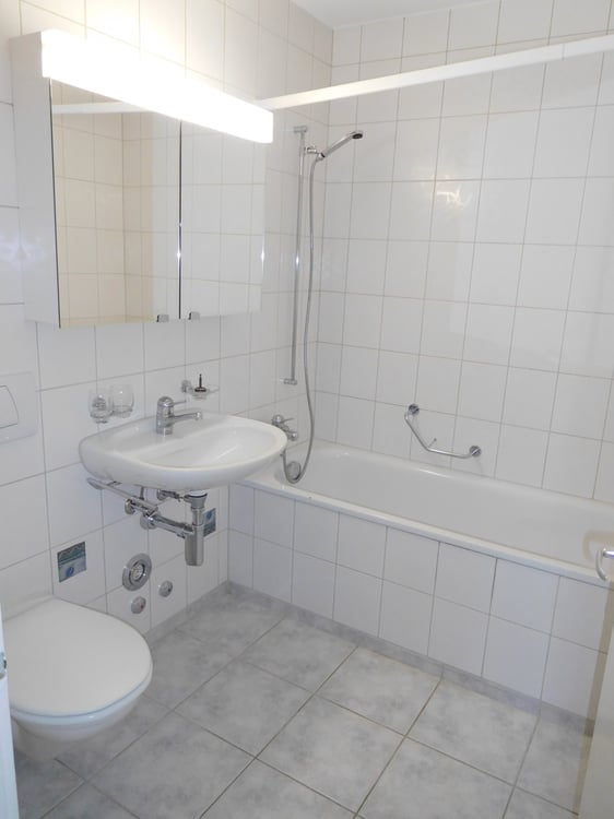 Grosszügige 2.5-Zimmerwohnung mit Weitsicht! 9