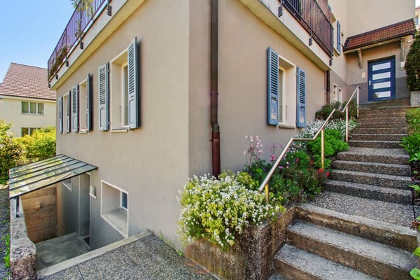 Charmante 3.5-Zimmer-Maisonette-Wohnung in Köniz 2
