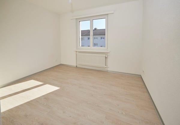 Renovierte 3-Zimmerwohnnung mit Büro - grosser Balkon 5