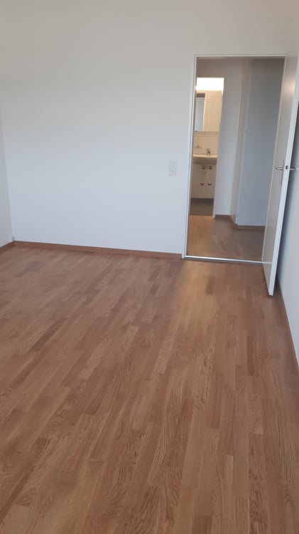 Grosse Wohnfläche mit schöner Weitsicht! 13