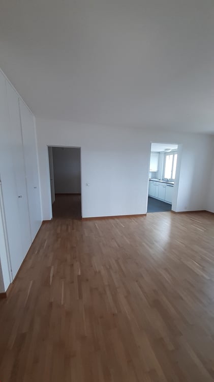 Grosse Wohnfläche mit schöner Weitsicht! 4