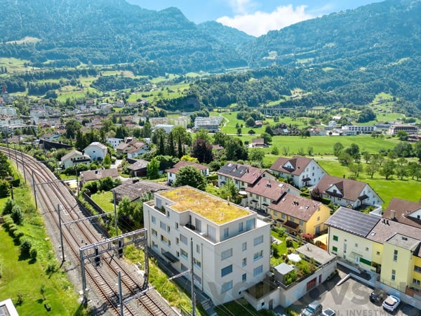 Grosse Wohnung an zentraler Lage mit Bergsicht 4