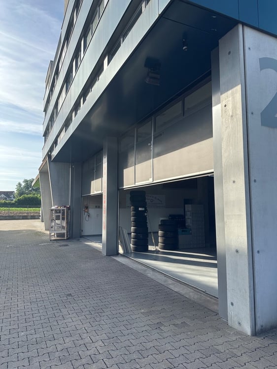 Gewerbe/Werkstatt mit 230 m2 in Volketswil zu vermieten 2