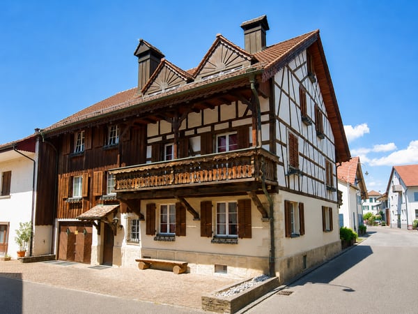 Frisch kernsanierte 4.5-Zimmer-Wohnung mit Cheminée in Dachsen 3