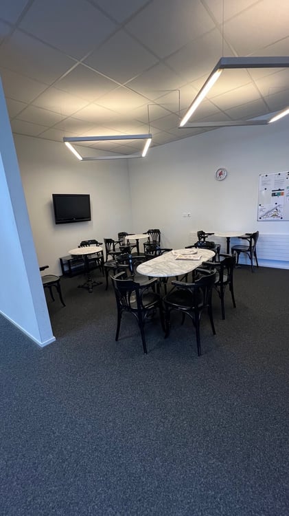 Top ausgebaute Gewerbefläche an bester Lage 3