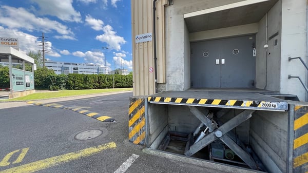 Top ausgebaute Gewerbefläche an bester Lage 9